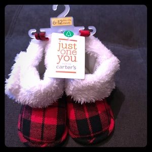 BNWT Carter’s Plaid Sherpa infant booties